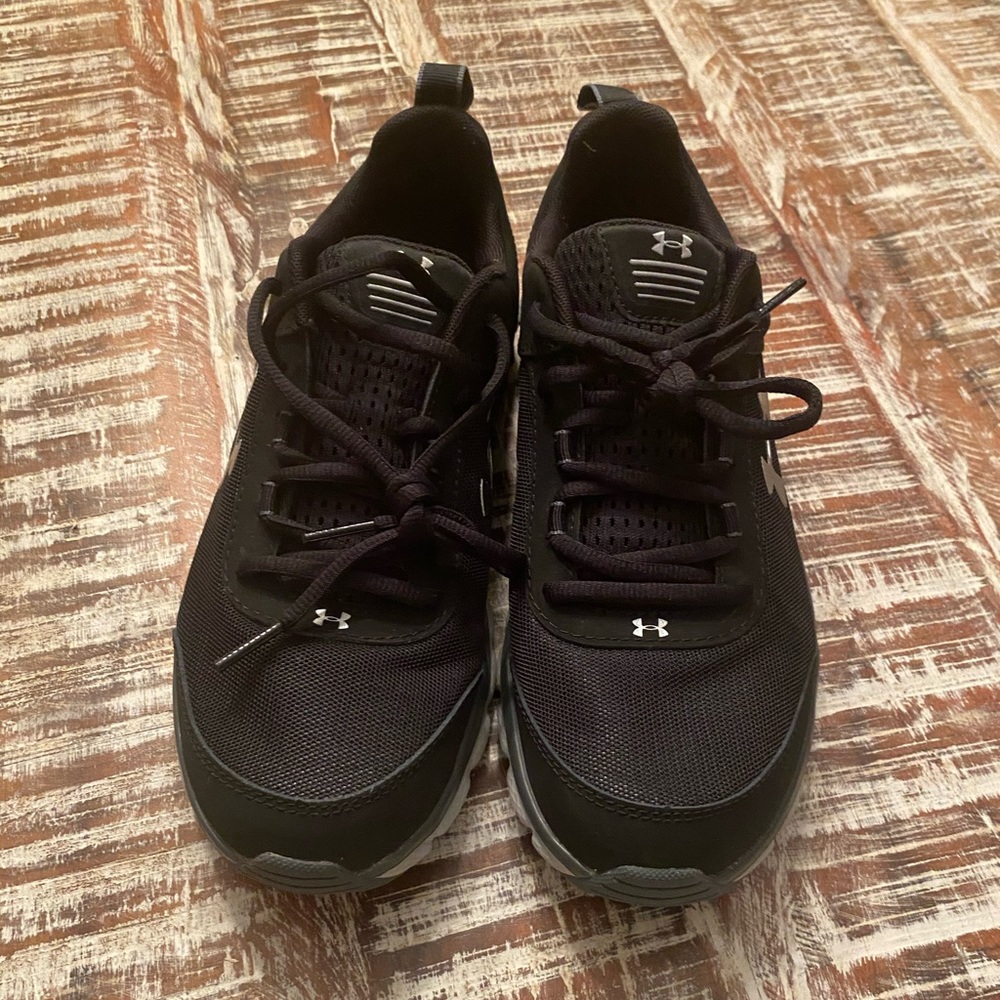 Under Armour Youth Charged Assert 8 Athletic Shoes